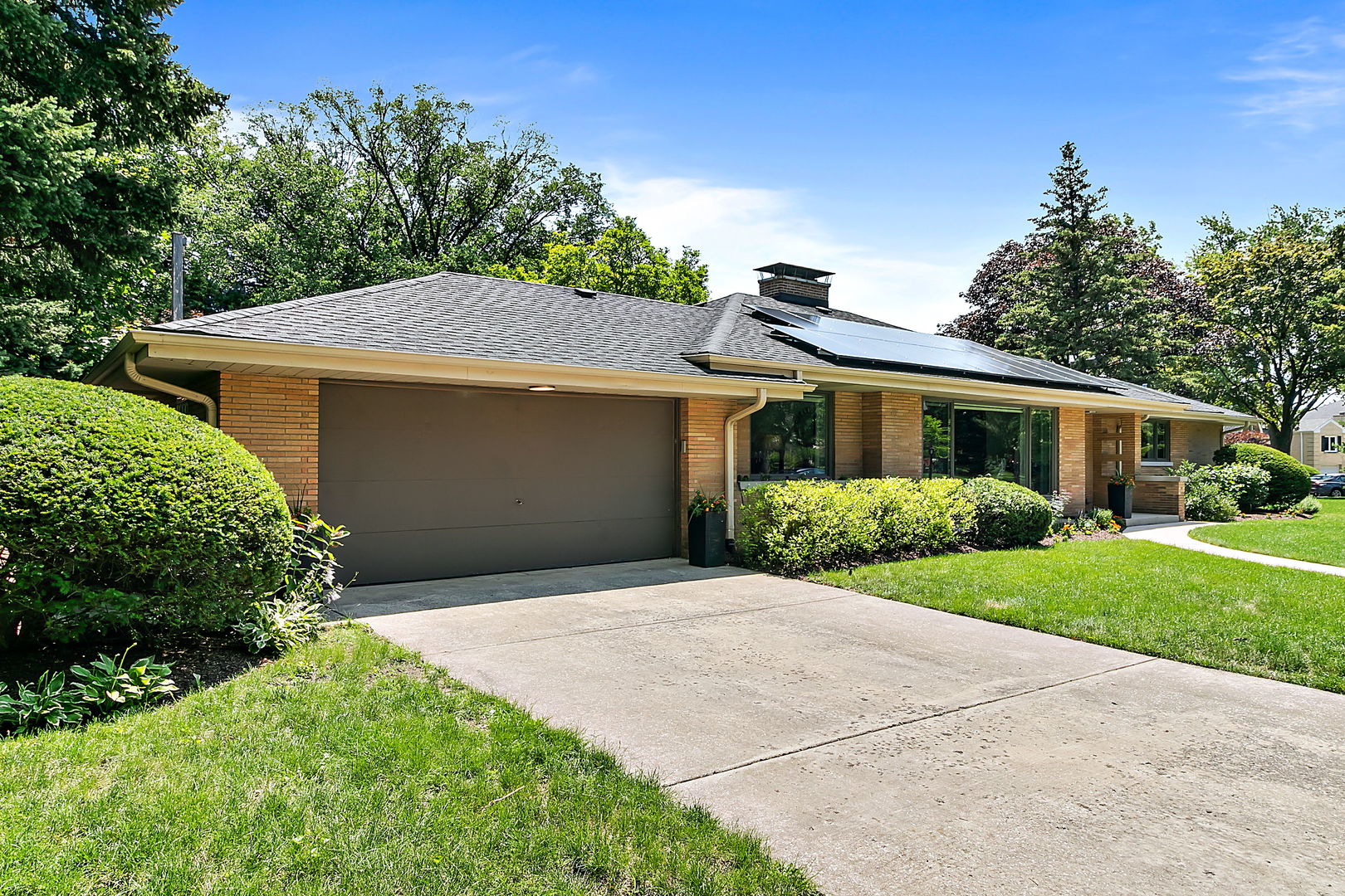 379 Audubon Road Riverside, IL 60546 - Photo 3 of 37 front view of a house with a yard