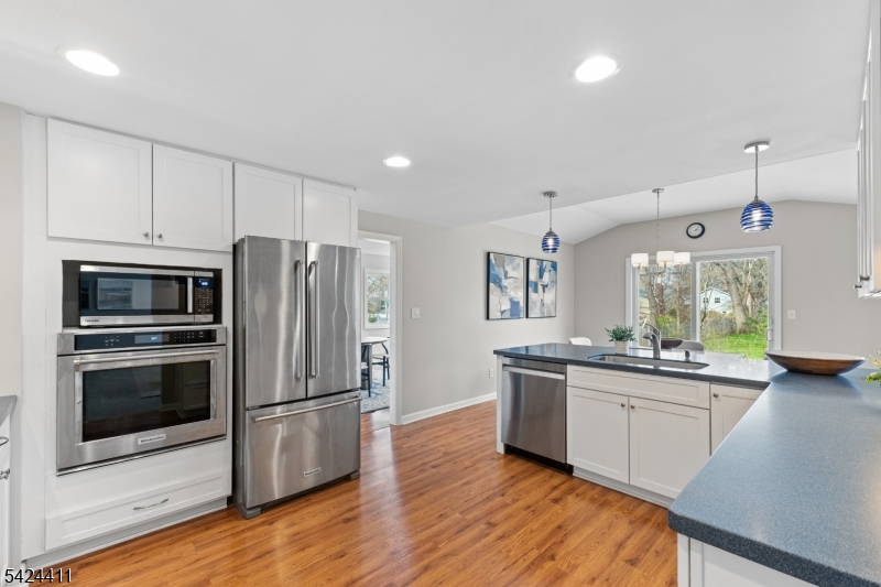 48 Hastings Road Berkeley Heights, NJ 07922 - Photo 14 of 50