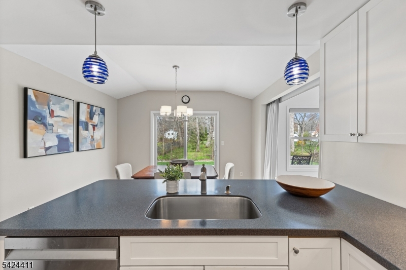 48 Hastings Road Berkeley Heights, NJ 07922 - Photo 18 of 50