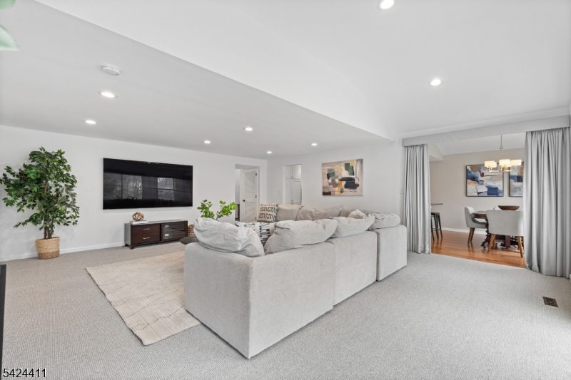 48 Hastings Road Berkeley Heights, NJ 07922 - Photo 24 of 50