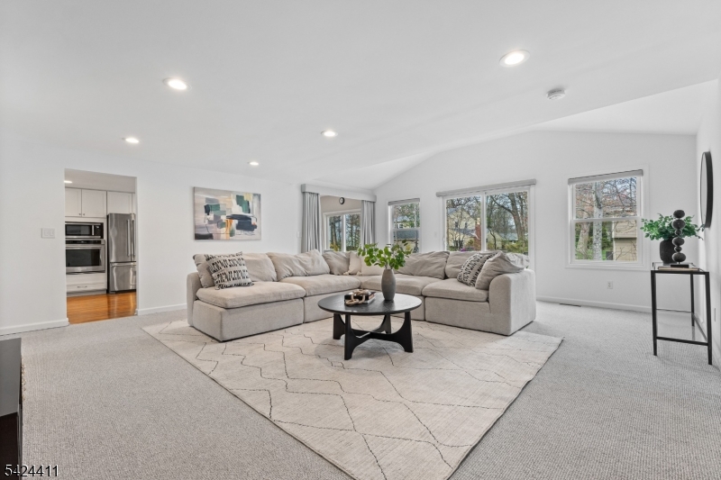 48 Hastings Road Berkeley Heights, NJ 07922 - Photo 25 of 50