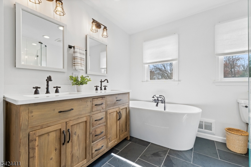 48 Hastings Road Berkeley Heights, NJ 07922 - Photo 37 of 50