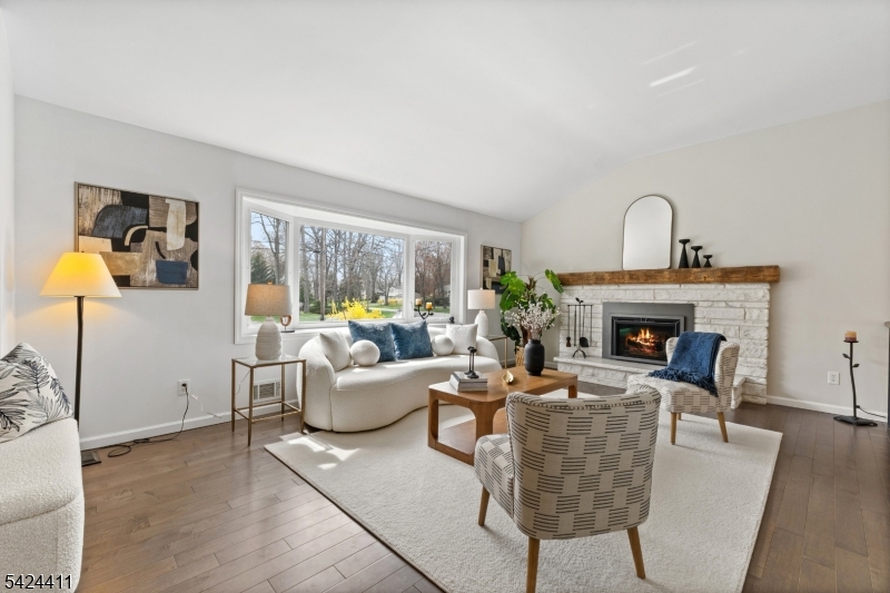 48 Hastings Road Berkeley Heights, NJ 07922 - Photo 7 of 50