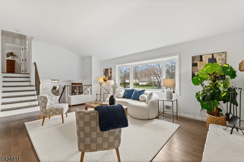 48 Hastings Road Berkeley Heights, NJ 07922 - Photo 8 of 50