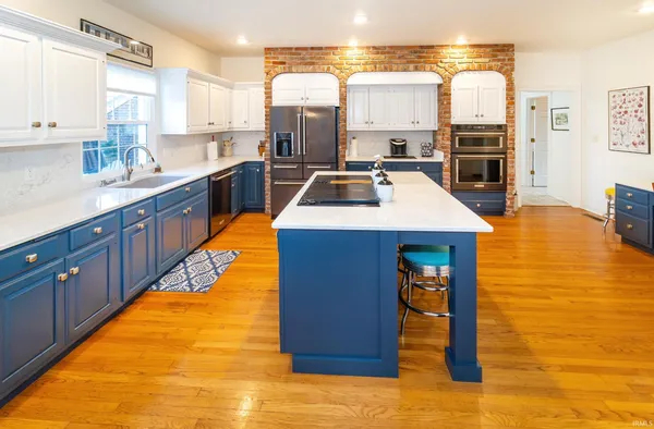 $725,000 | 45 Oak Meadow Road, Evansville, IN 47725