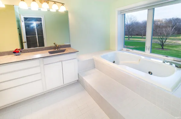 $725,000 | 45 Oak Meadow Road, Evansville, IN 47725