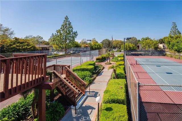 a view of a yard in front of house