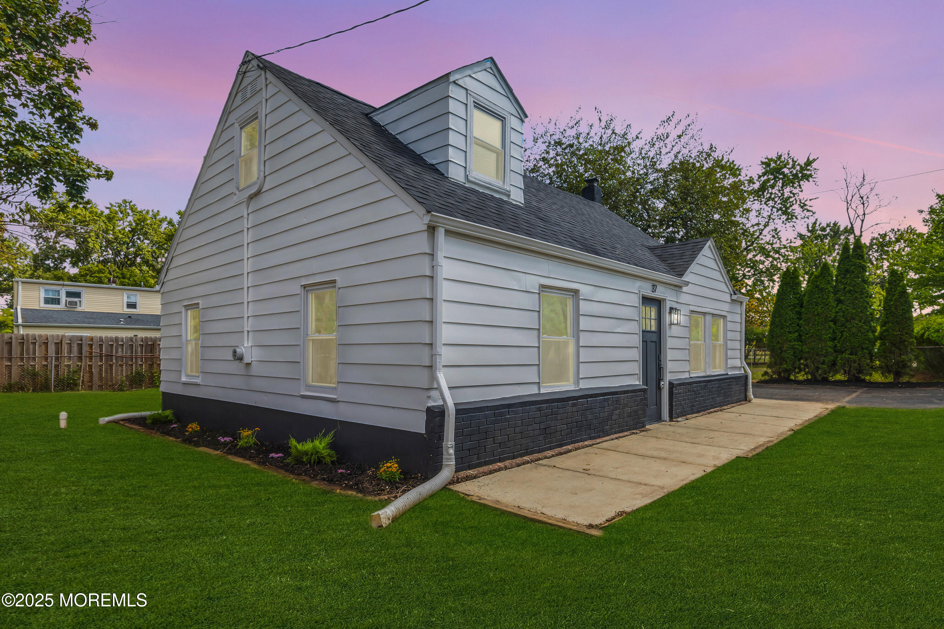 37 Randolphville Road Piscataway, NJ 08854 - Photo 1 of 31 001_2m1a6670-1_824e_copy_960