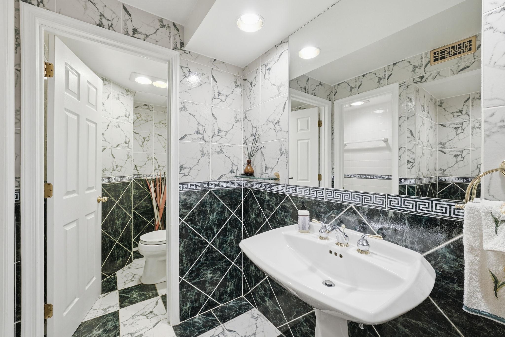 7512 Rambling Ridge Drive Fairfax Station, VA 22039 - Photo 43 of 64 Lower Level Full Bath