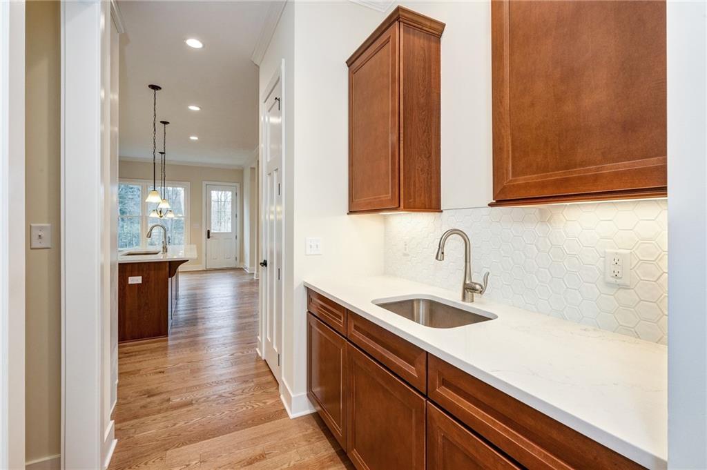405 Oak Ridge Court Mars, PA 16046 - Photo 8 of 18 Gallery Image 8