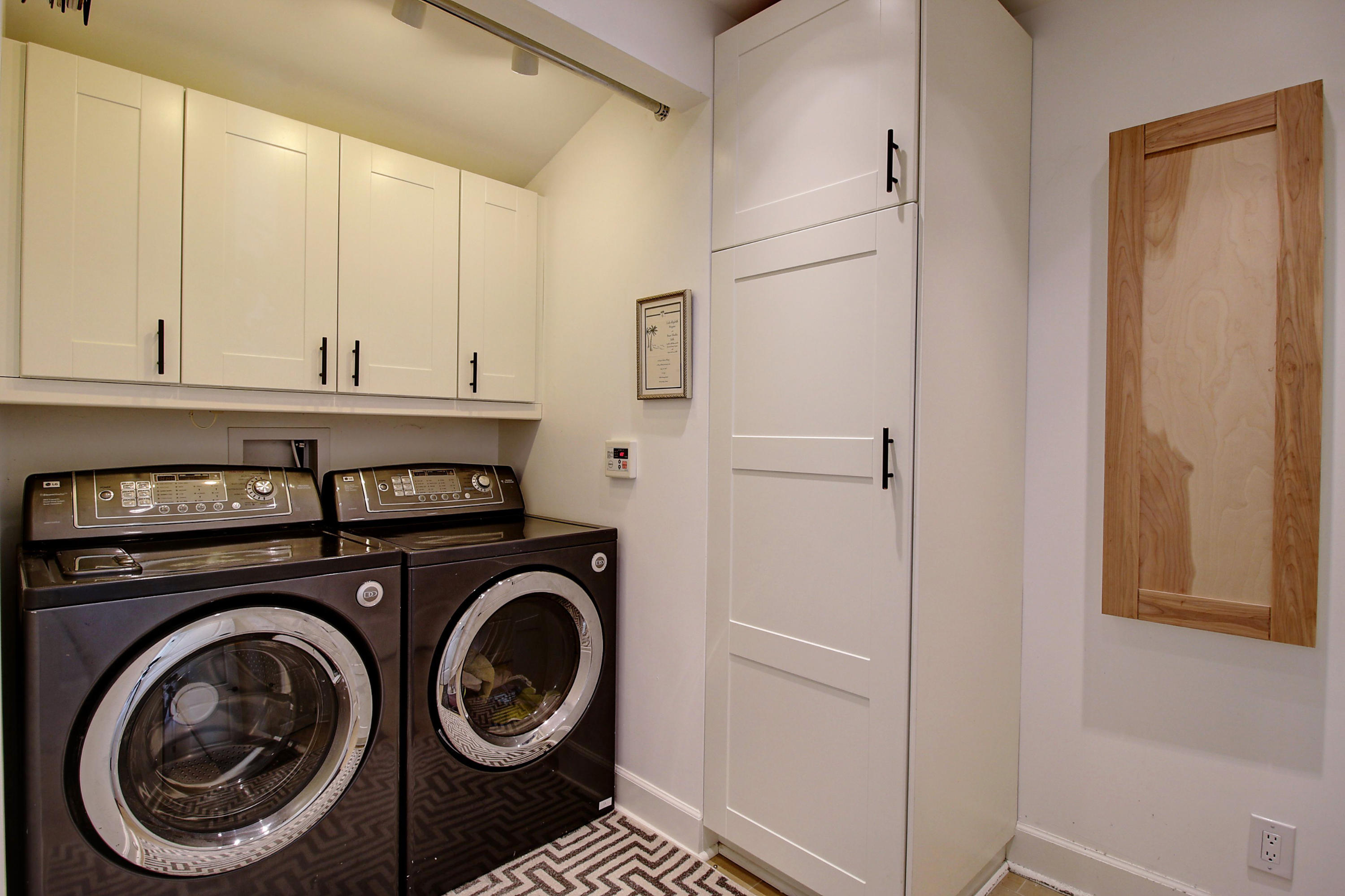246 Old Ranch Drive Goleta, CA 93117 - Photo 16 of 22 Laundry
