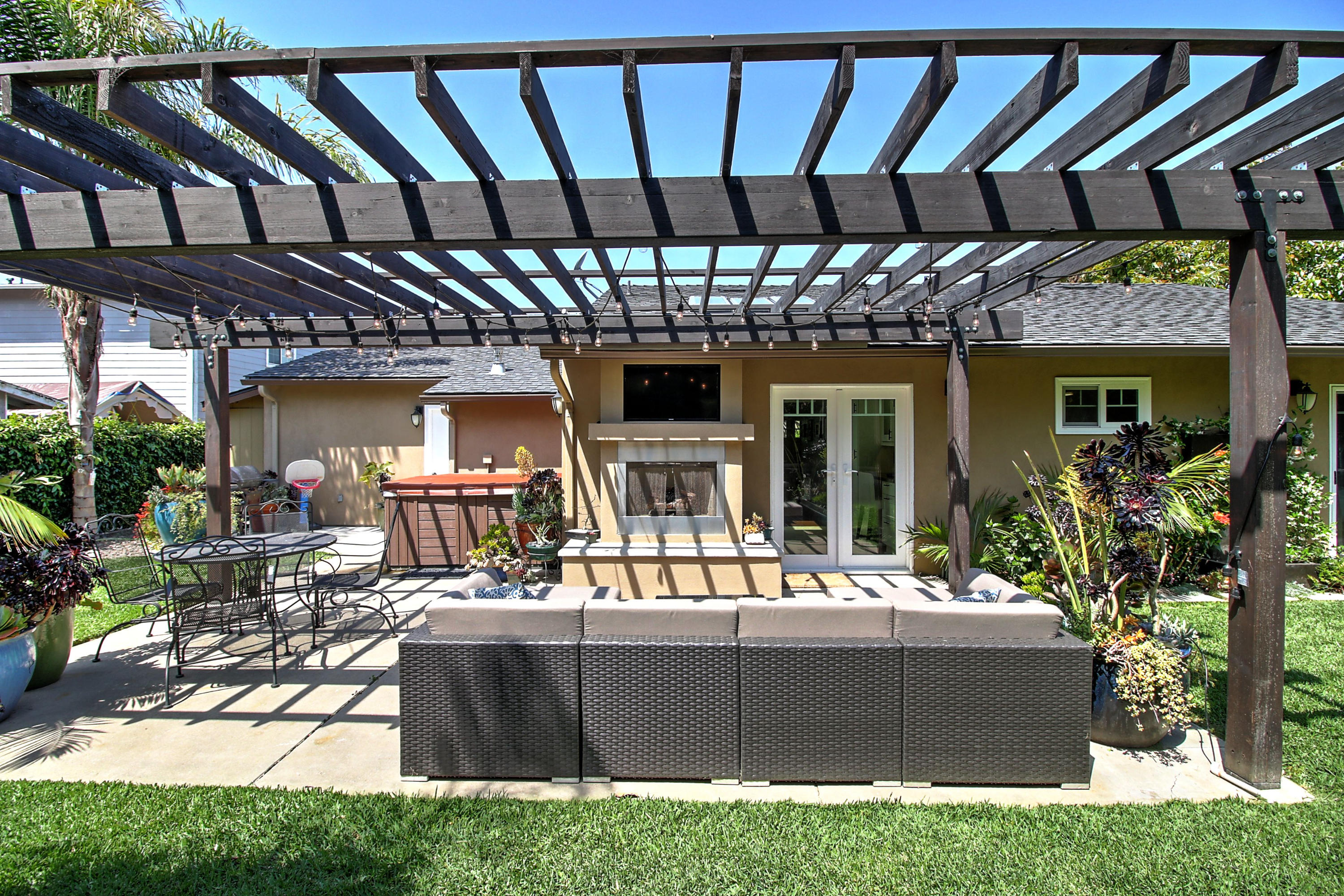 246 Old Ranch Drive Goleta, CA 93117 - Photo 19 of 22 Patio