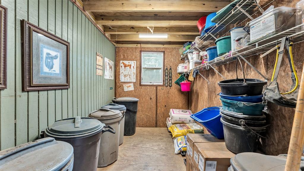 422 Mc Cormick Road Apopka, FL 32703 - Photo 66 of 95 a bathroom with a toilet a sink and a mirror