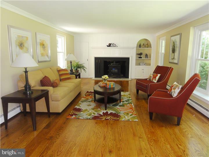 4141 Howell Road Malvern, PA 19355 - Photo 2 of 25 Living Room