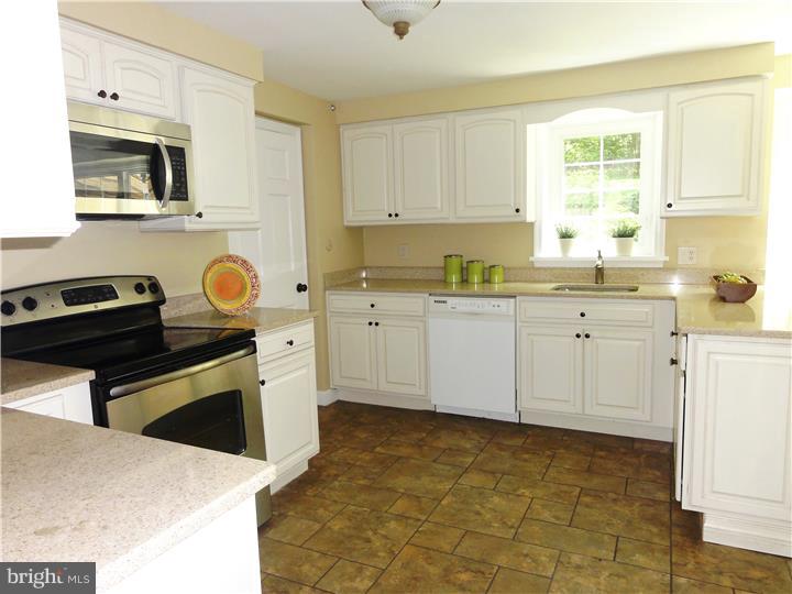 4141 Howell Road Malvern, PA 19355 - Photo 8 of 25 Kitchen