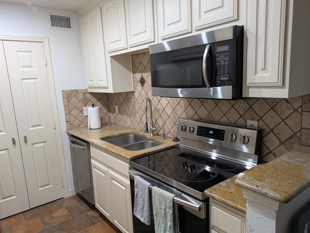 18333 Roehampton Drive, Unit 714 Dallas, TX 75252 - Photo 3 of 17