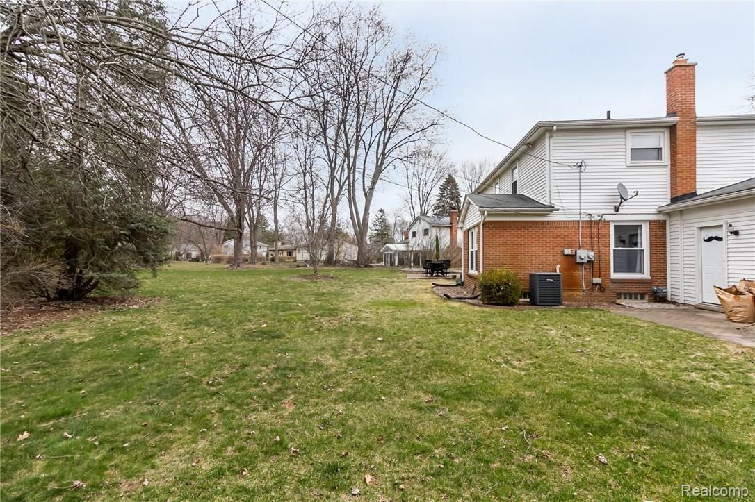 23005 Ennishore Drive Novi, MI 48375 - Photo 27 of 28 23005 Ennishore (32 of 33).jpg