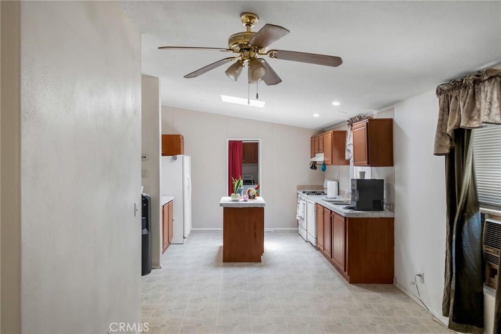 7625 Saratoga Road Phelan, CA 92371 - Photo 10 of 30