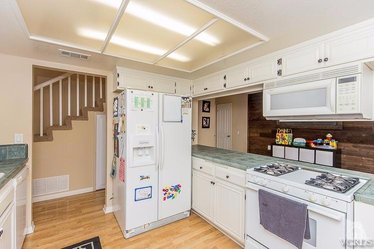 2464 Ridge View Court Simi Valley, CA 93065 - Photo 16 of 38 Additional Photo