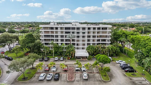 $399,900 | 23200 Camino Del Mar, Unit 201, Boca Raton, FL 33433