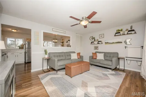 $260,000 | 1027 Beso Court, Fenton, MO 63026