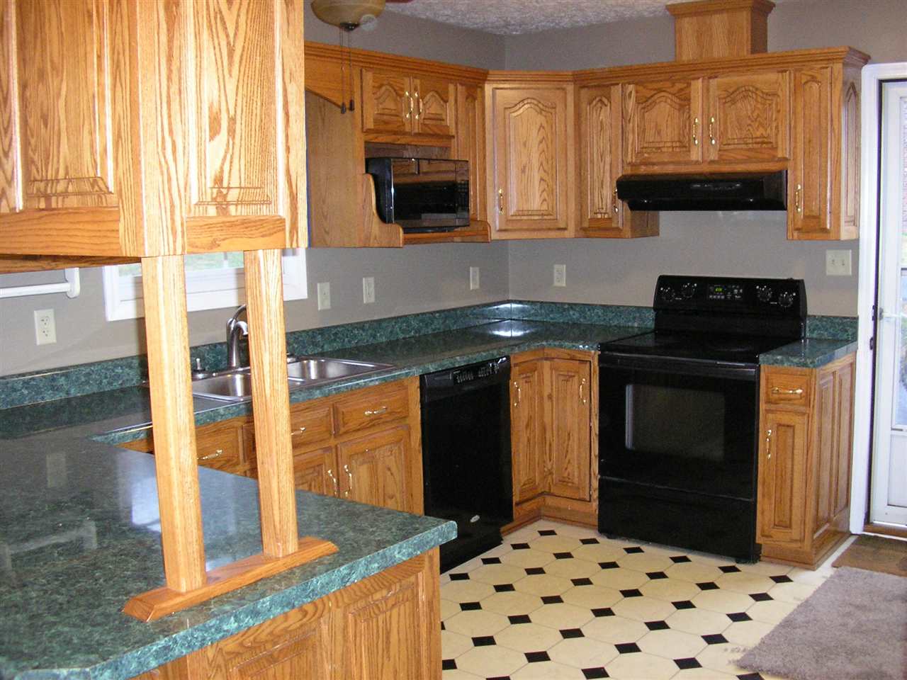 7614 Morgantown Road Bowling Green, KY 42101 - Photo 4 of 33 Gallery Image 4