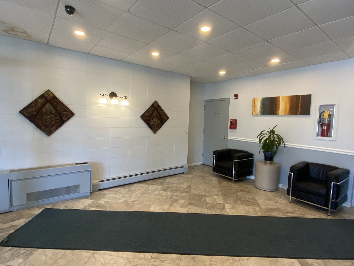 1043 South York Road, Unit 411 Bensenville, IL 60106 - Photo 17 of 18