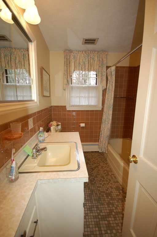 18 King John Drive Boxford, MA 01921 - Photo 17 of 20