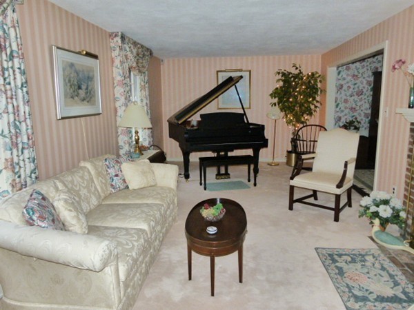 18 King John Drive Boxford, MA 01921 - Photo 4 of 20