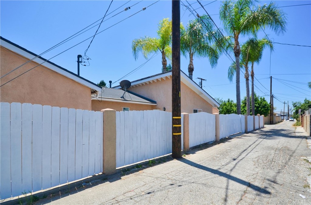 18319 Norwalk Boulevard Artesia, CA 90701 - Photo 36 of 39 a view of a backyard