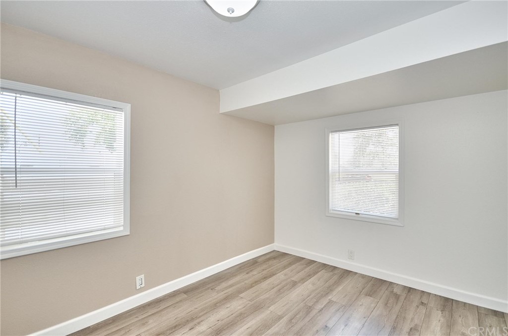 18319 Norwalk Boulevard Artesia, CA 90701 - Photo 7 of 39 an empty room with a window