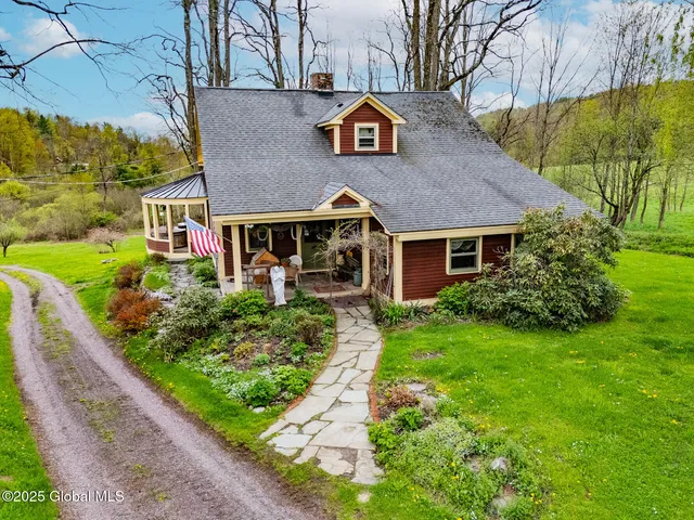 $544,900 | 71 S Road, Hampton, NY 12887