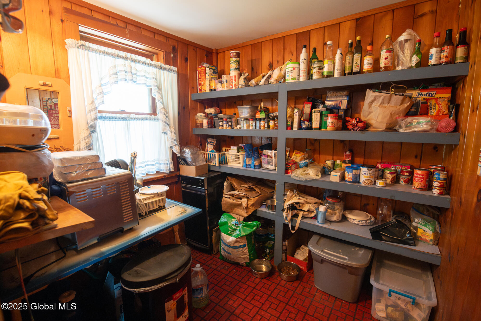 71 S Road Hampton, NY 12887 - Photo 19 of 60 Pantry