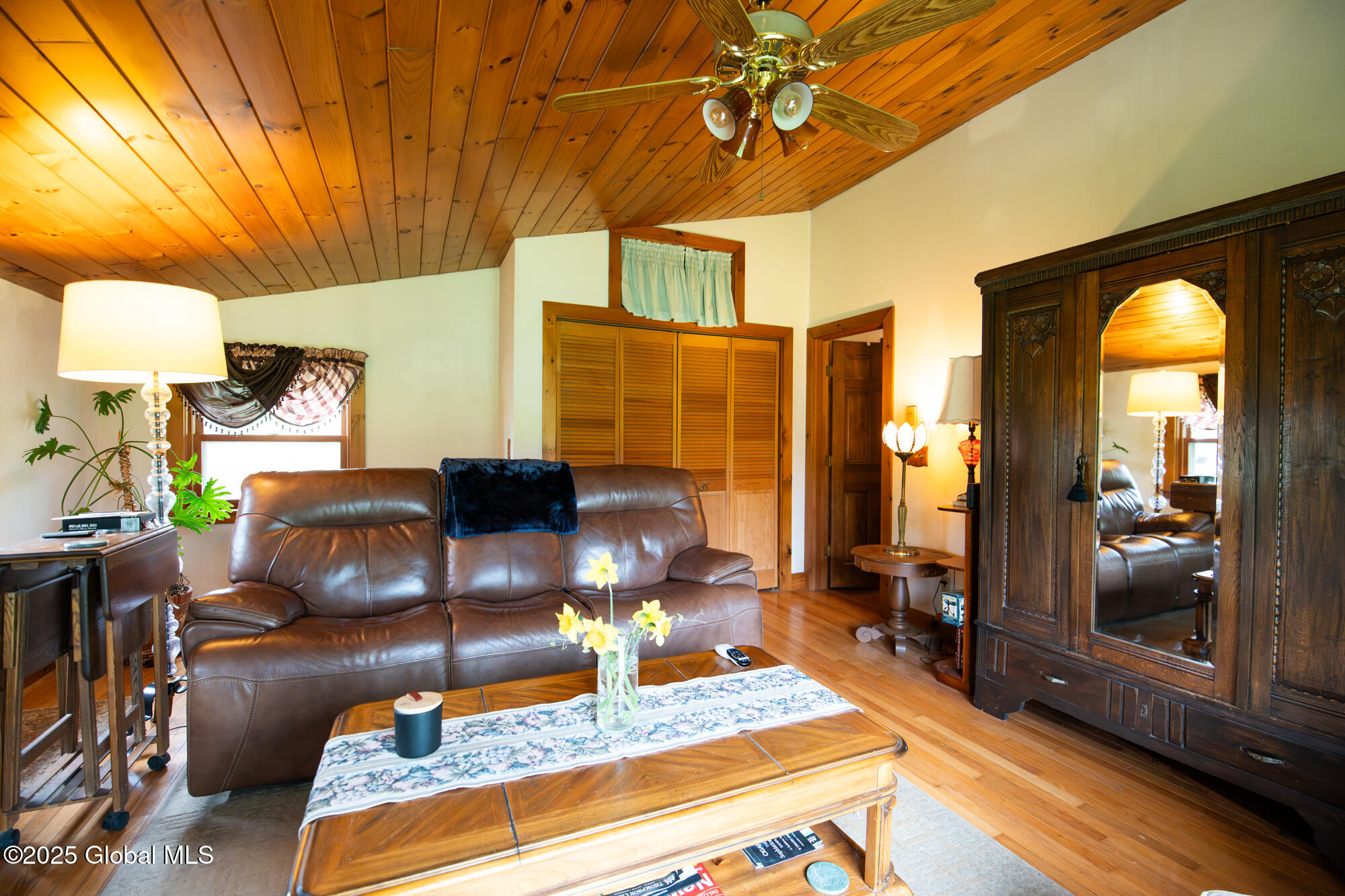 71 S Road Hampton, NY 12887 - Photo 28 of 60 First floor versatile room