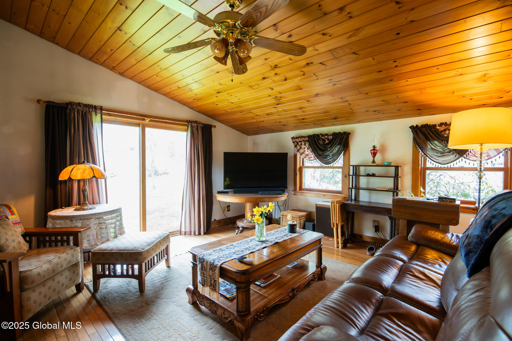 71 S Road Hampton, NY 12887 - Photo 29 of 60 M bedroom or family room