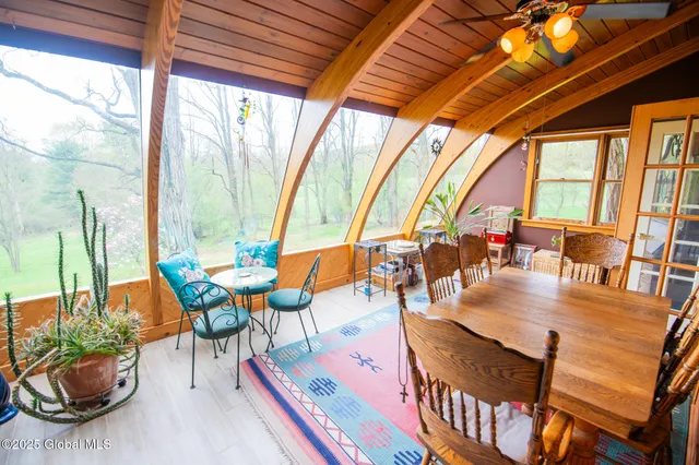 $544,900 | 71 S Road, Hampton, NY 12887