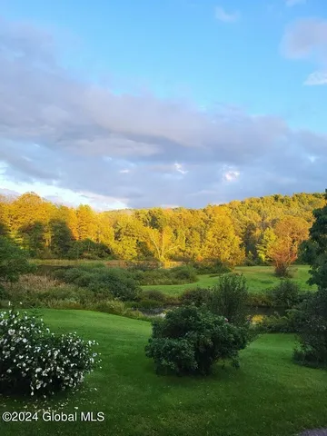 $544,900 | 71 S Road, Hampton, NY 12887