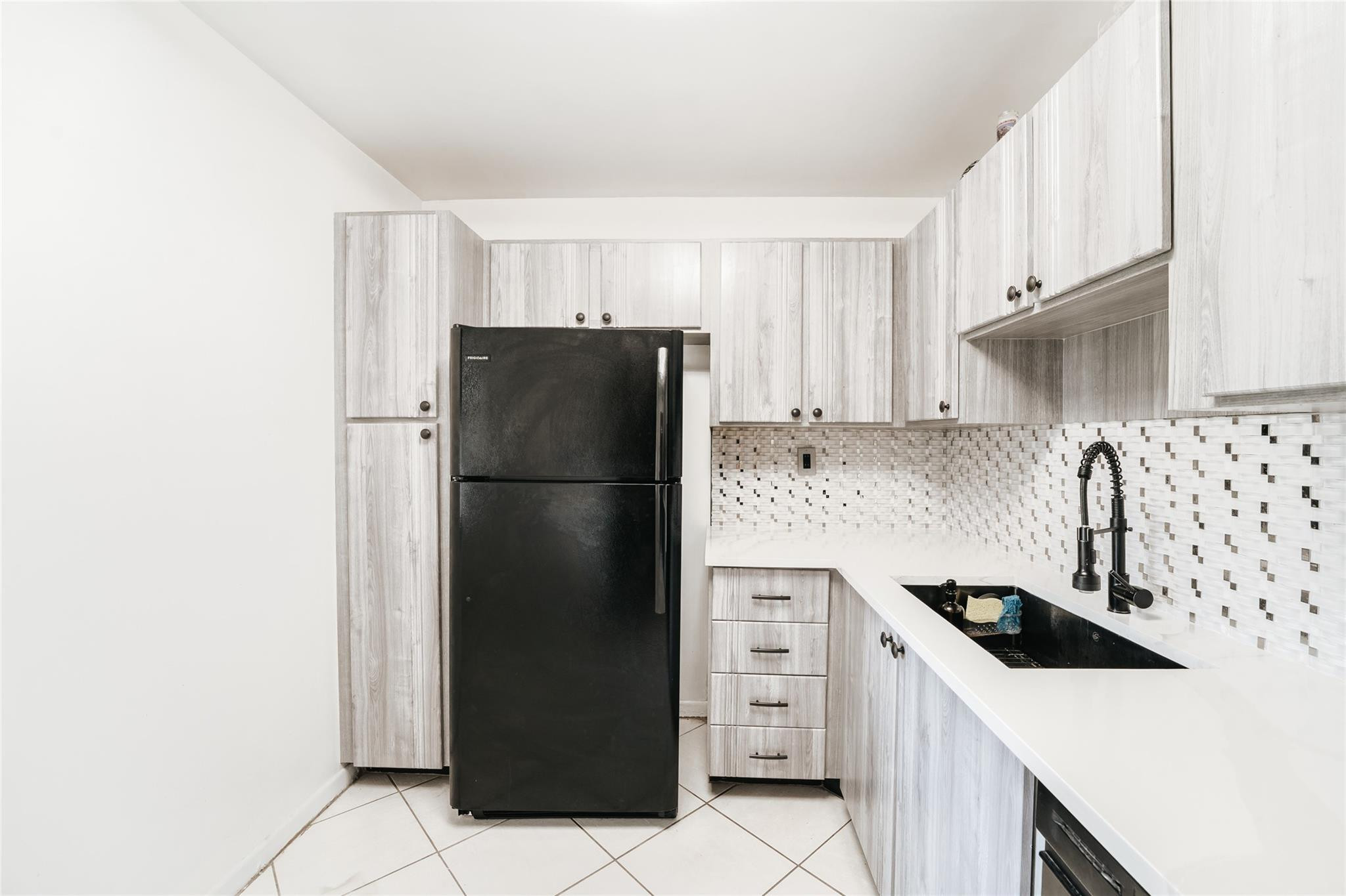 7650 West McNab Road, Unit 122 Tamarac, FL 33321 - Photo 7 of 33 Photo 7