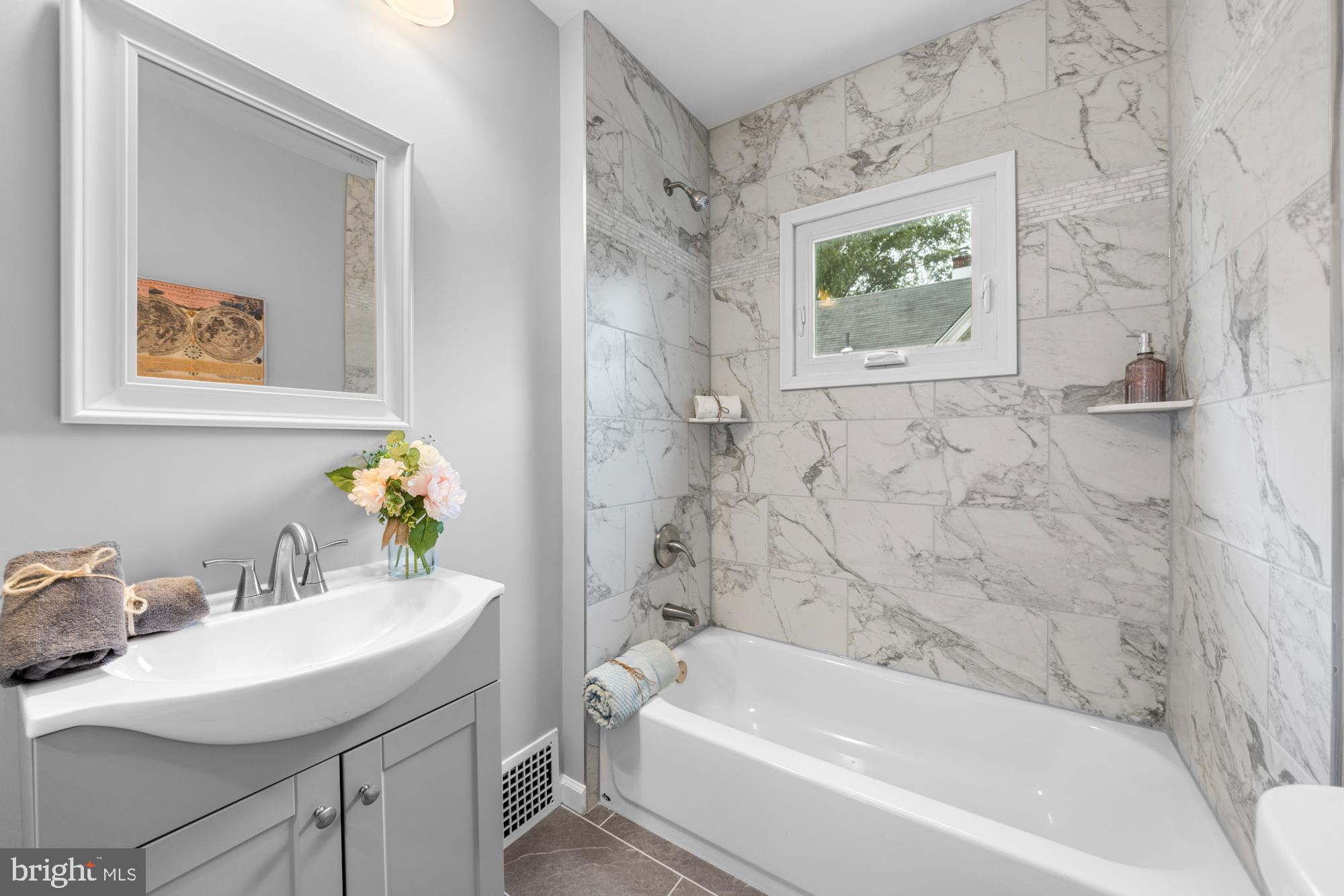 428 Oak Street Audubon, NJ 08106 - Photo 17 of 24 Main Floor Bathroom