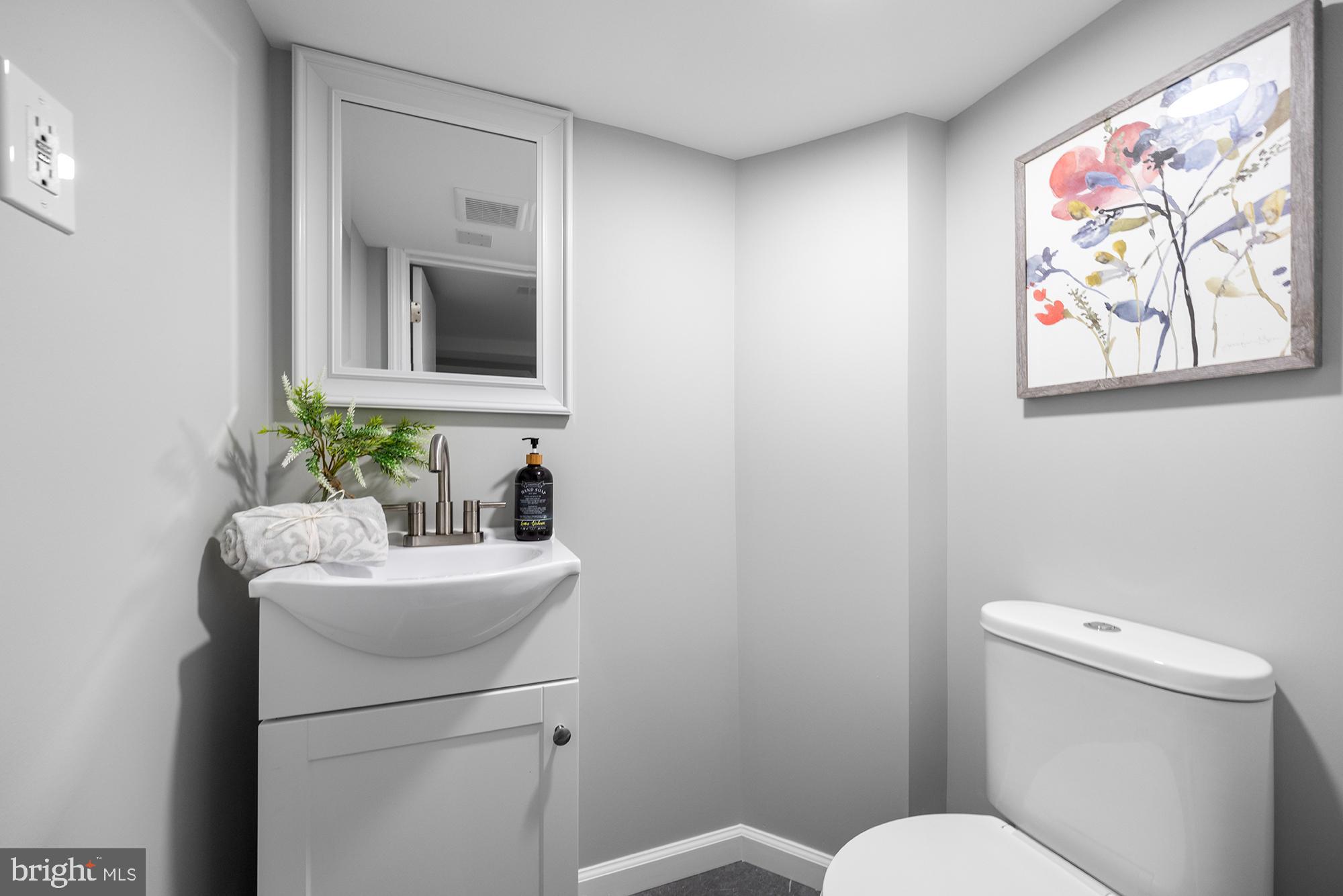 428 Oak Street Audubon, NJ 08106 - Photo 18 of 24 Powder Room