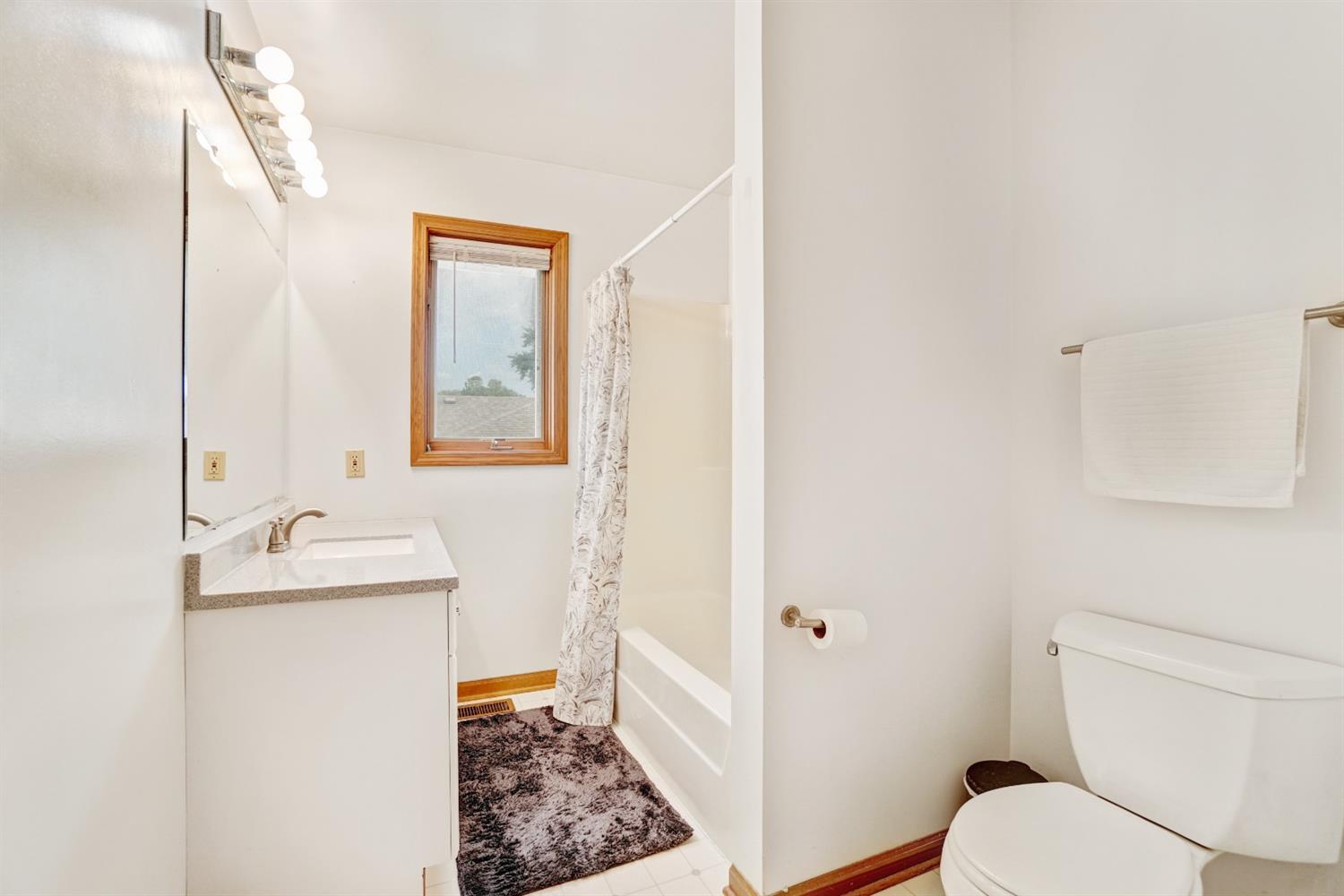 2616 Hart Road, Unit 1 Highland, IN 46322 - Photo 12 of 16 1500x1000