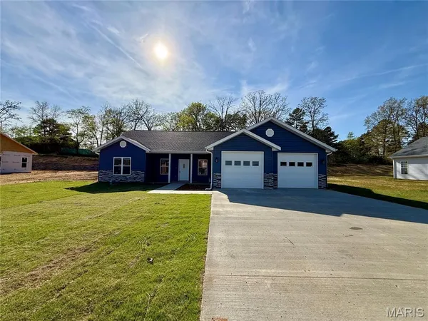 $279,900 | 317 Kearbey Drive, Poplar Bluff, MO 63901