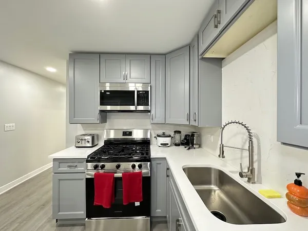 $2,800 | 1937 West Grand Avenue, Unit 1, Chicago, IL 60622