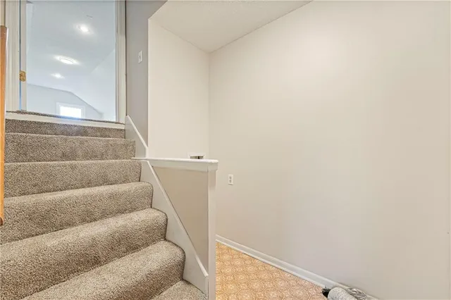 $375,000 | 322 North Cherry Street, Gardner, KS 66030