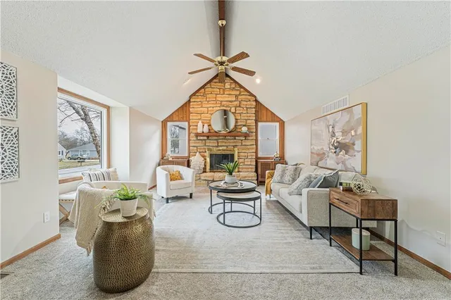 $375,000 | 322 North Cherry Street, Gardner, KS 66030