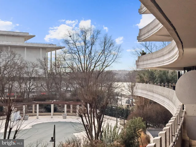 a view of entryway and hall