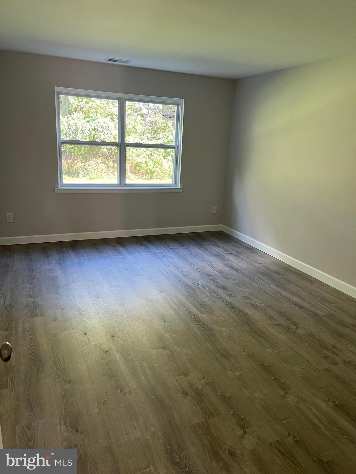1414 Silver Court Hamilton, NJ 08690 - Photo 5 of 8
