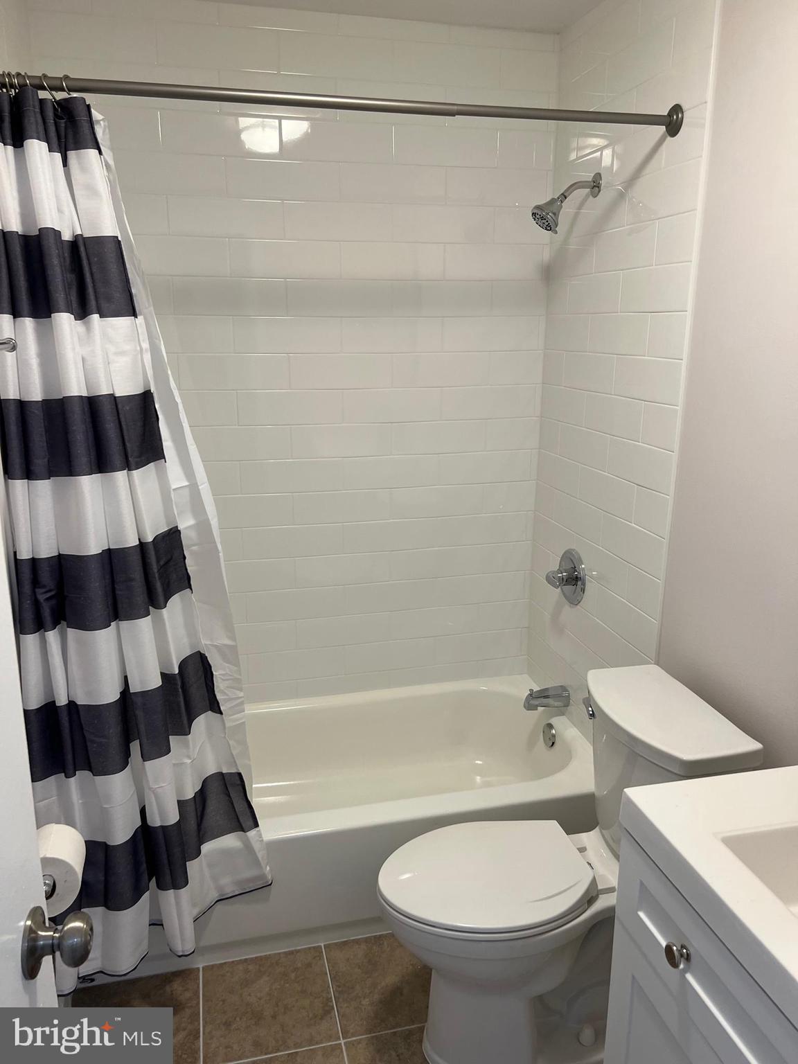 1414 Silver Court Hamilton, NJ 08690 - Photo 6 of 8