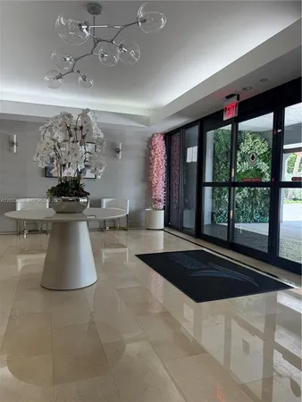 $2,600 | 200 Southeast 15th Road, Unit 16E, Miami, FL 33129