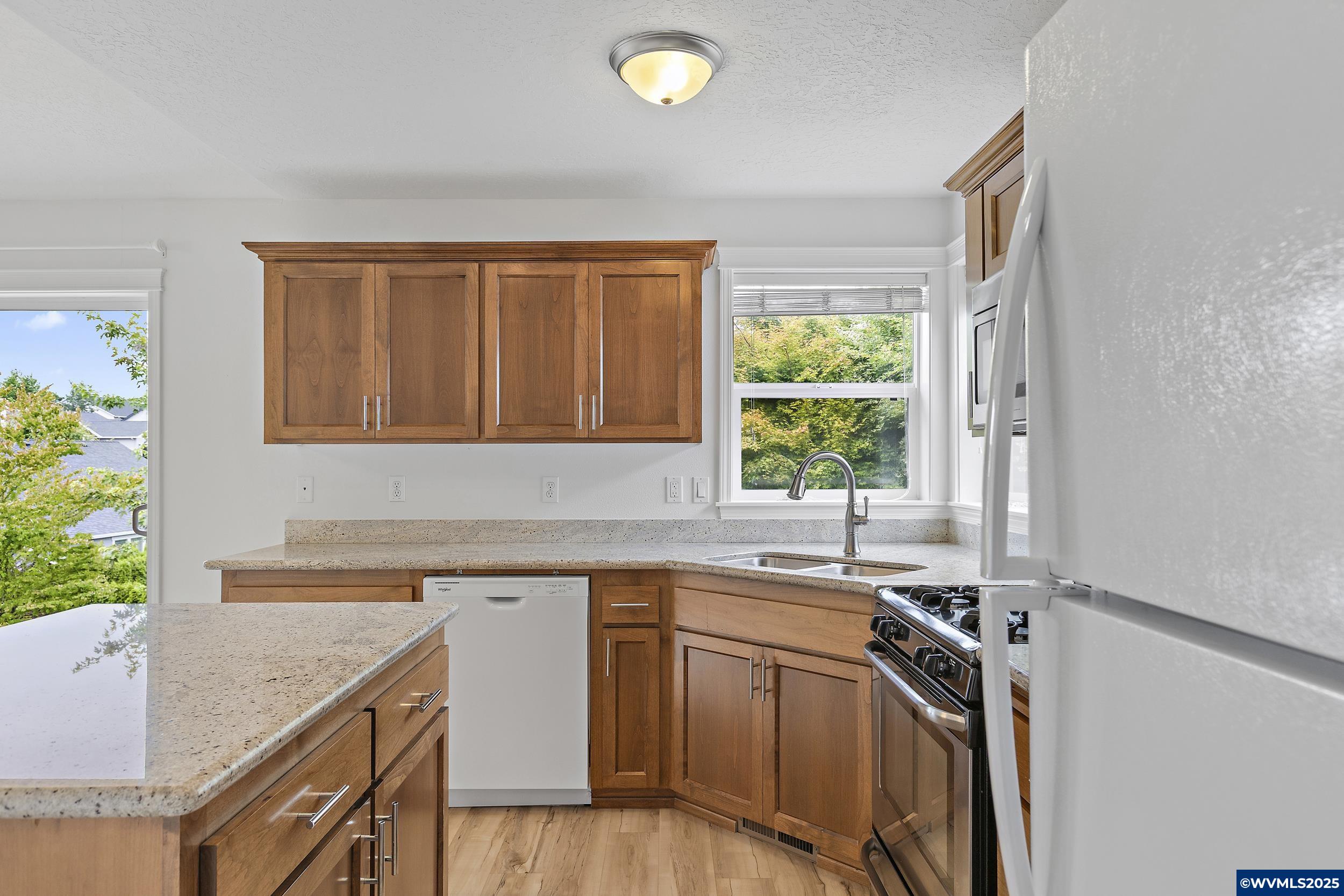 285 Summit View Avenue Southeast Salem, OR 97306 - Photo 11 of 35 Gallery Image 11